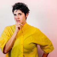 Ariana Caruso: Una línea que corta el cuerpo y la historia en dos