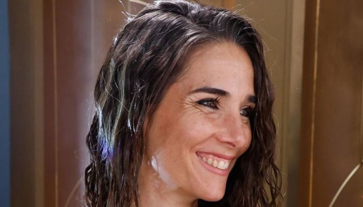 Ni ojotas ni zapatillas: Juana Viale mostró cuál es el calzado ideal para looks relajados de verano