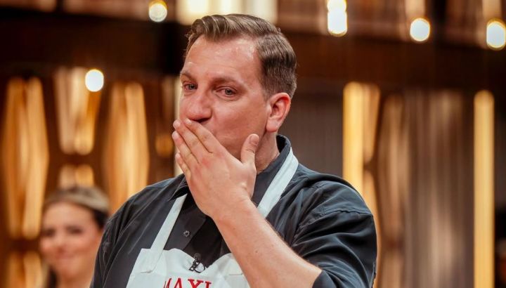 Maxi López se despidió de MasterChef Celebrity y rompió en llanto al recibir un especial regalo	