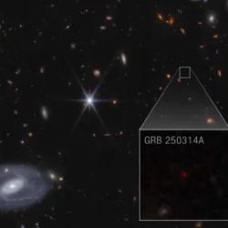  La similitud con supernovas modernas desafía algunas teorías que sostenían que los entornos primitivos habrían producido explosiones radicalmente diferentes.