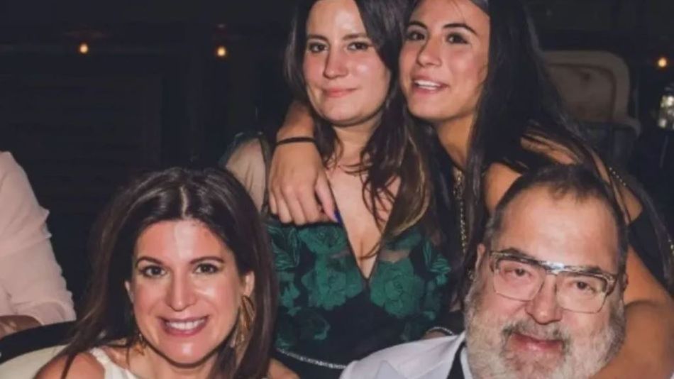 Jorge, Bárbara y Lola Lanata junto a Elba Marcovecchio