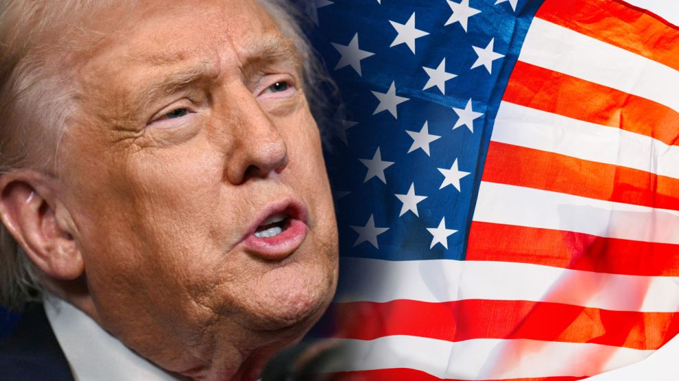 Trump y bandera de Estados Unidos 31122025