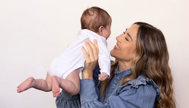 Jimena Barón comenzó el 2026 en familia y revelando la cara de su hijo Arturo: "Te veo parecido a tu papá y a tu hermano"
