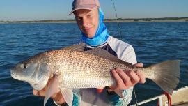 La pesca viene rindiendo muy bien en toda la costa bonaerense. Desde el norte, con Santa Teresita como referencia, pasando por la franja central, hasta el sur, con escenarios como Monte Hermoso, Bahía San Blas o La Chiquita, los resultados han sido más que alentadores.