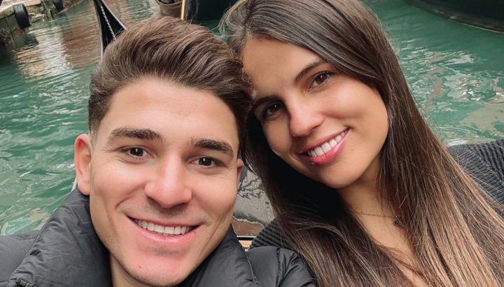 La primera foto de Amadeo, el hijo de Julián Álvarez y Emilia Ferrero