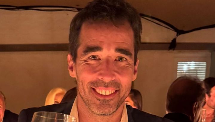 Las fotos exclusivas del cumpleaños de Nacho Viale en Punta del Este: festejo íntimo en Casablanca y look total white de Susana Giménez 