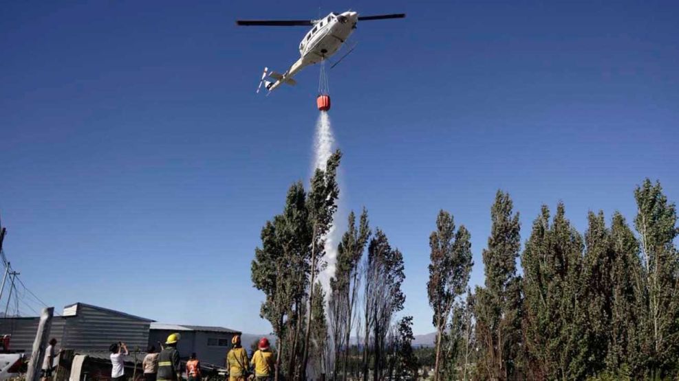 03_01_2026_patagonia_incendio_bombero_na_g