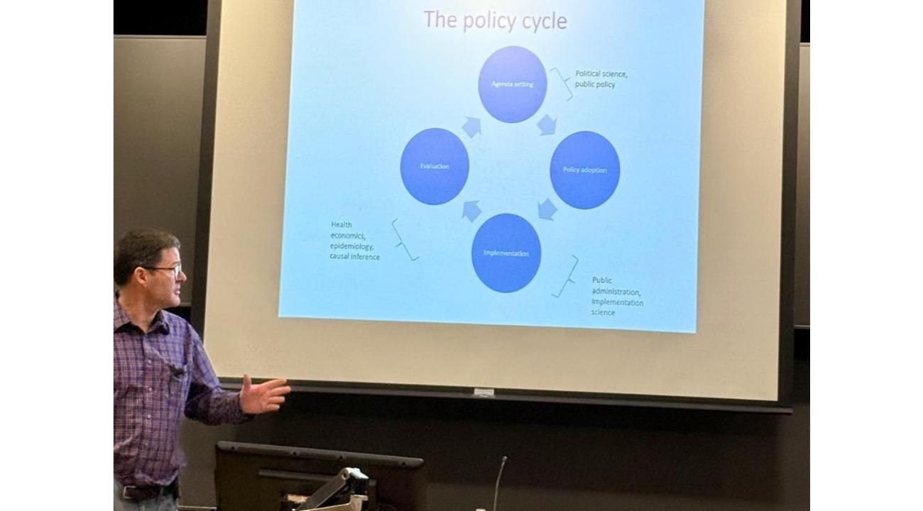 El Dr. Carlos Felice analiza el Ciclo Errático de las Políticas Públicas en el Laberinto Sanitario Argentino