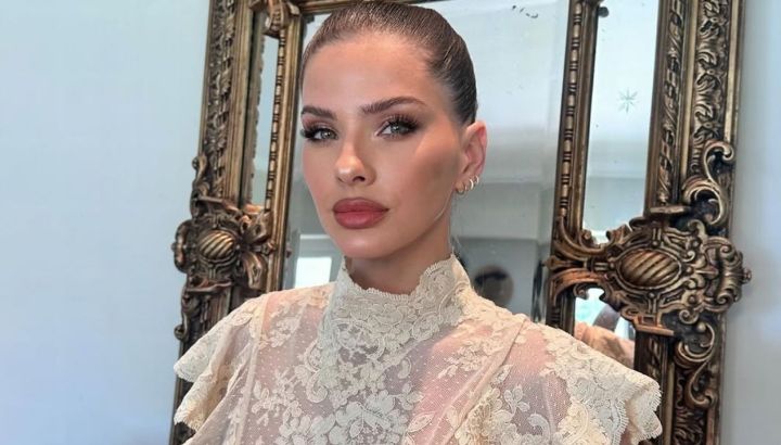 Adiós al total black: la China Suárez combina encaje y botas para una cita nocturna en Estambul