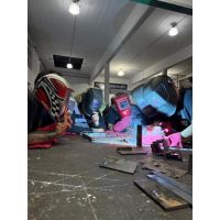 Cuando aprender un oficio cambia una vida: la nueva forma de enseñar herrería