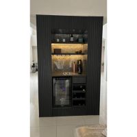 De hogar olvidado a protagonista: cómo darle nueva vida a la chimenea y modernizar el living