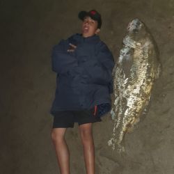 Un peso que la convierte en una de las piezas más importantes de los últimos años y en récord, según muchos adeptos al lugar, para la boca de la albufera de Mar Chiquita.