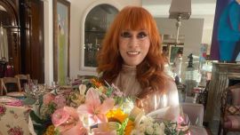 Así fue el cumpleaños de Linda Peretz: dos mesas repletas de amigos, karaoke y la presencia estelar de su hijo y Natalia Pérez