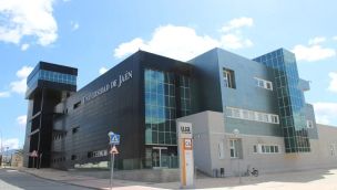 España ofrece becas para profesionales argentinos.