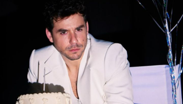 Fer Dente regresa a la calle Corrientes con Company, el musical de Broadway: cómo comprar las entradas