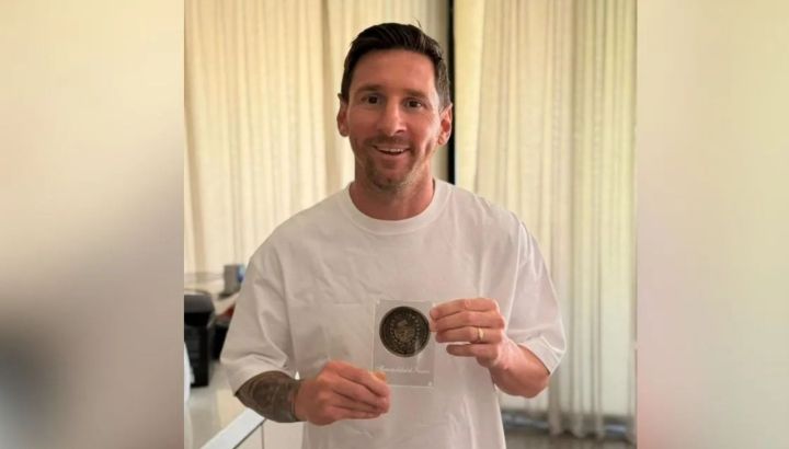 Lionel Messi recibió la medalla del Tricentenario de Rosario