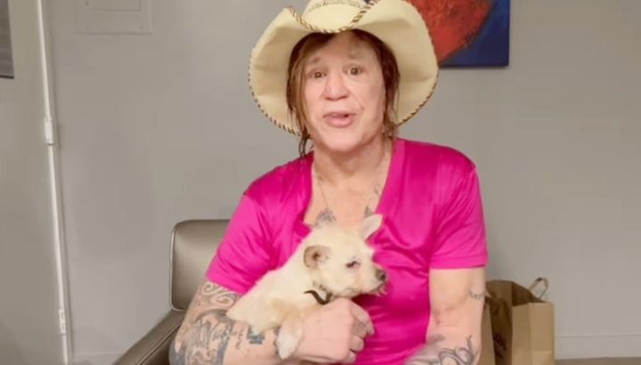 Mickey Rourke niega su participación en la campaña que pide donaciones para evitar el desalojo de su casa