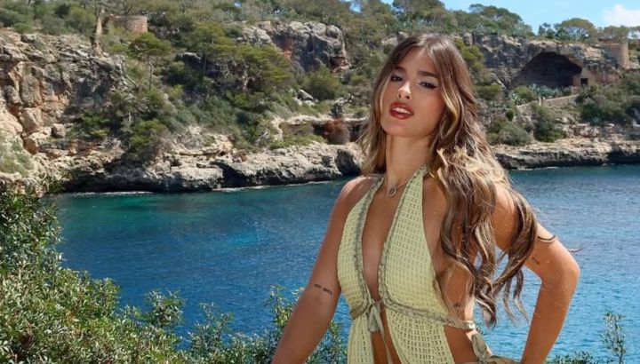 Así es la casa de Juli Poggio en Villa Carlos Paz: living minimalista, decoración chic y pileta infinita en la terraza