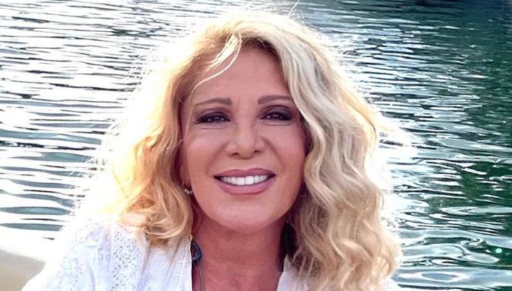 Así es la casa de Reina Reech: piscina budista, cocina en madera y estilo vintage