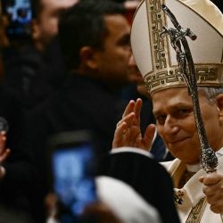 El Papa León XIV oficia una misa en la basílica de San Pedro en el día de la Epifanía y para la clausura del Jubileo Ordinario, en el Vaticano. | Foto:Filippo Monteforte / AFP