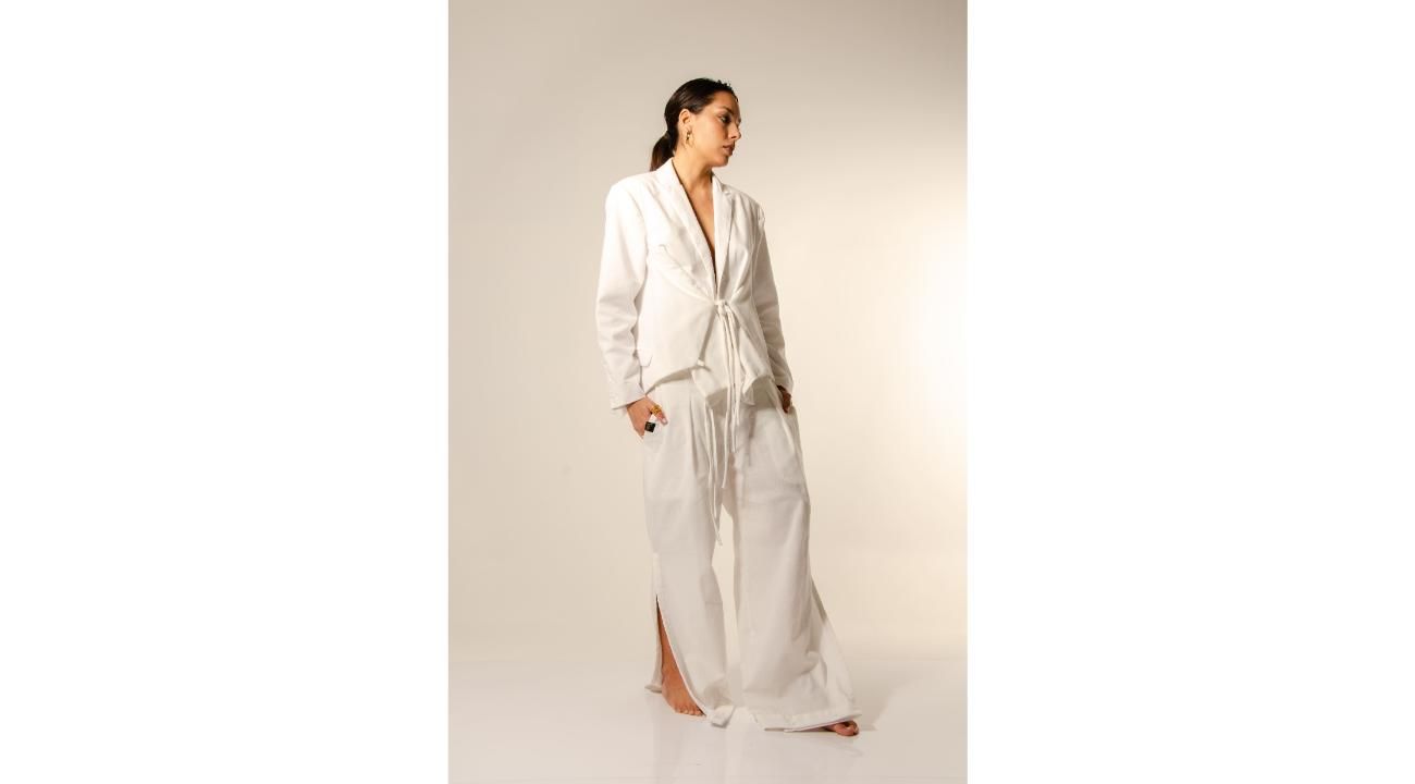 Habitar lo sutil: Apenas una colección