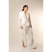 Habitar lo sutil: Apenas una colección