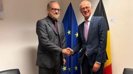 Fernando Iglesias junto al director de las Américas y el Caribe del Ministerio de Relaciones Exteriores belga, Pierre-Emmanuel De Bauw