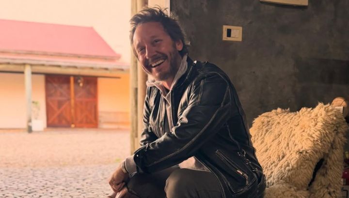 Benjamín Vicuña mostró su increíble casa en Uruguay: frente al mar y con playa propia 