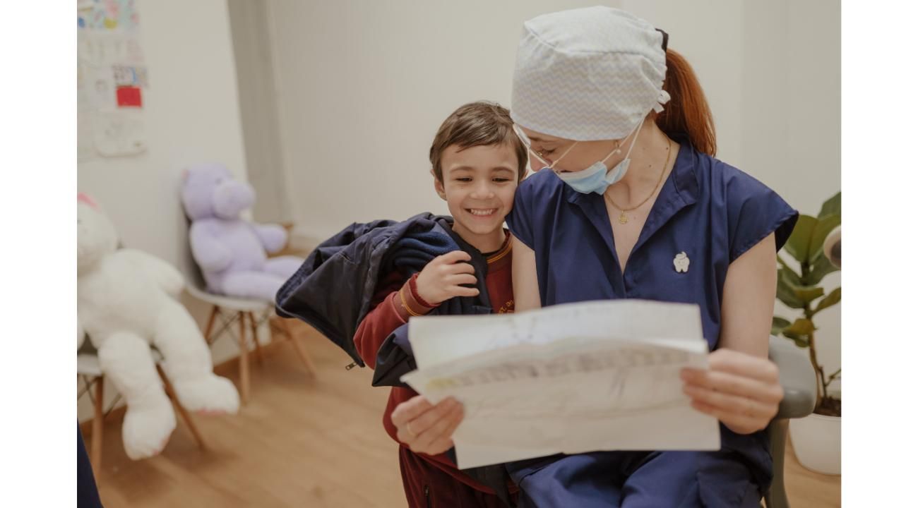 Rausch Odontología: Transformar sonrisas desde la raíz