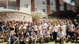 Diquecito Wellness Clinic & Resort cuenta con un equipo multidisciplinario de profesionales de la salud y hotelería, bajo la conducción del Ing. Brian Hussey, gerente general y nieto del fundador