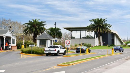 La Justicia investiga pagos millonarios de la AFA a una empresa vinculada a la mansión de Pilar y a Toviggino