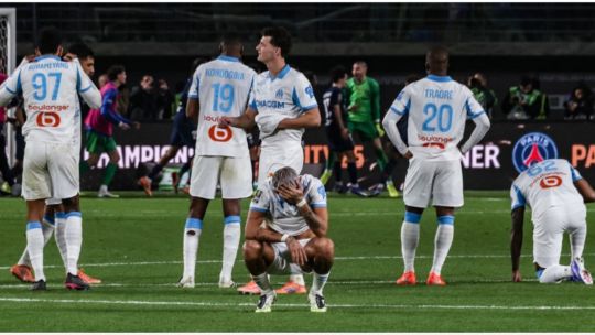 Gerónimo Rulli y Facundo Medina fueron protagonistas de un insólito blooper en la final de la Supercopa de Francia