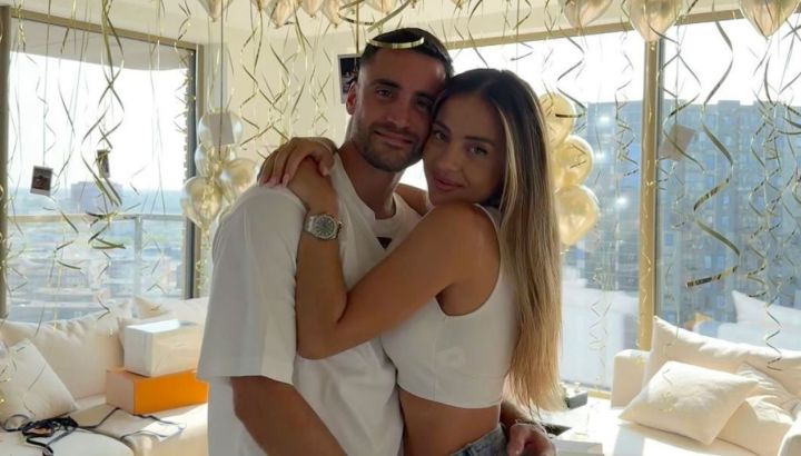 Así es la impresionante cocina profesional de Caro Calvagni y Nicolás Tagliafico: muebles empotrados, isla gigante y estilo moderno