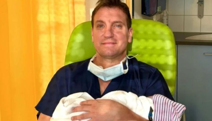 Maxi López explicó por qué su esposa tuvo una cesárea tras las críticas que recibió en la red