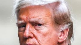 Trump llamó a los iraníes a “tomar sus instituciones” y aseguró que “la ayuda está en camino”