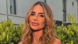 Adiós a los vestidos floreados: María Vázquez deslumbró con un modelo clásico que arrasa esta temporada