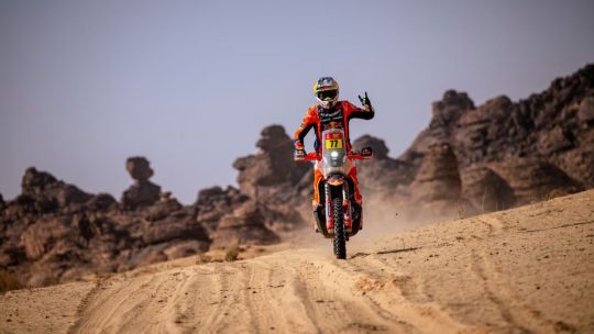 Luciano Benavides acelera y se mete de lleno en la pelea por la victoria en el Dakar