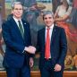 El swap con EE.UU., la bala de plata que Luis Caputo se guarda para despejarle turbulencias a la reelección de Javier Milei