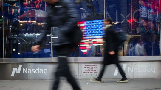 El crudo cedió pero las bolsas operan cautas en el cierre de una semana con al petróleo como protagonista