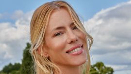 Collar XL y cuero: el accesorio 2026 que Nicole Neumann impuso en la playa