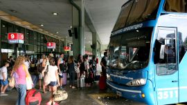 Micros de larga distancia: nuevo régimen obliga a registrar el equipaje por pasajero