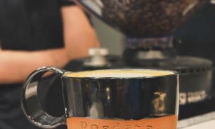 Posdata Café: el nuevo café que hace volver al pasado para escribir cartas 