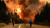 La política le echa nafta a los incendios en el Sur