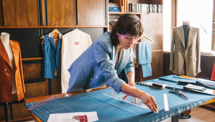 El universo privado de Flora Lemes: sastrería con impronta femenina