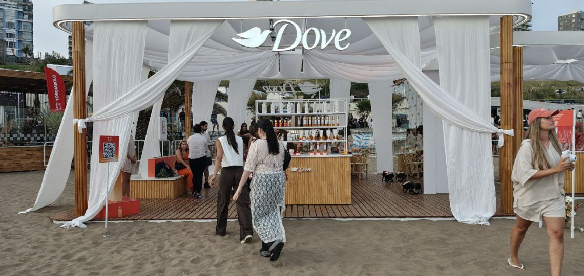 El after beach que necesitabas: música, relax y el secreto para recuperar tu pelo tras un día de playa 