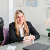 Dra Karina Voukelatos: vocación por la medicina estética