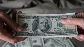 A cuanto cerró el dólar blue hoy jueves 15 de enero del 2026