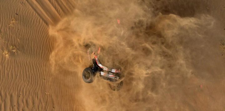 La piloto española Cristina Gutiérrez y el copiloto español Pablo Moreno del Dacia Sandriders se estrellaron en la décima etapa de la 48ª edición del Rally Dakar 2026, entre Bisha y Bisha, Arabia Saudita.