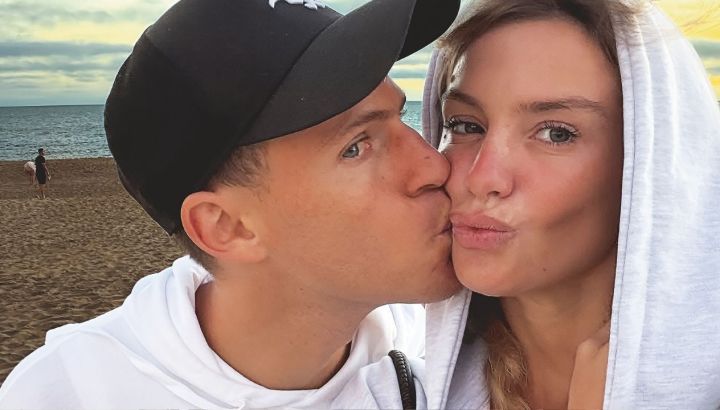 El descanso del Peque Schwartzman en Punta del Este junto a Euge Martino