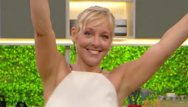 El incómodo momento de Jimena Monteverde al confundirse el nombre de su programa en vivo